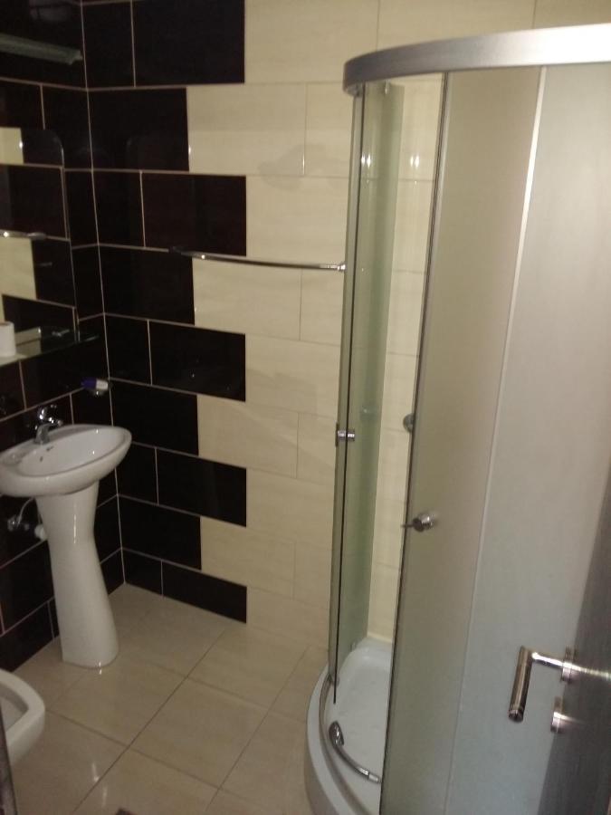 Asterix Rooms Leskovac  Buitenkant foto